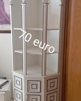 angoliera in legno 