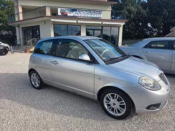 Lancia Ypsilon 1.3 MJT 75 CV Platino