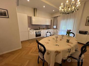 Appartamento di 135 m² con 5 locali e box auto a F