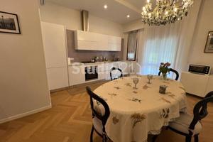 Appartamento di 135 m² con 5 locali e box auto a F