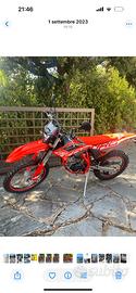 Moto incidentata interessante  per recupero ricamb