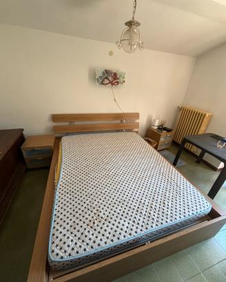 Letto a due piazze + comodini