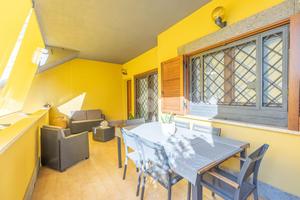 VILLA A SCHIERA A ROMA