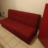 Divano letto rosso con contenitore