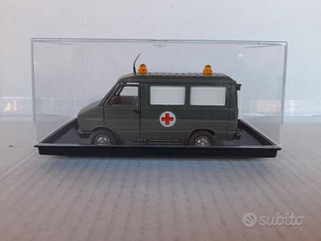MODELLO TURBO DAILY AMBULANZA CARABINIERI OLD CARS