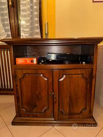 mobiletto in legno.