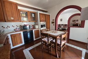 3 LOCALI A PAESE