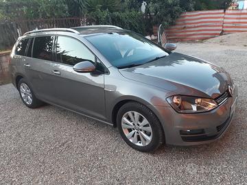 GOLF 7 VARIANT A  METANO-2016- ACC. PERM.