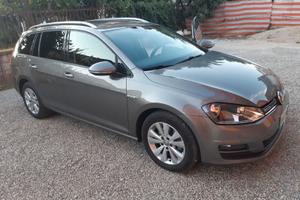 GOLF 7 VARIANT A  METANO-2016- ACC. PERM.