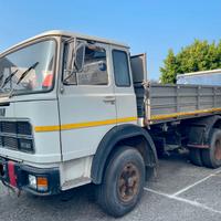 FIAT IVECO 160 NC Ribaltabile Trilaterale Isoli