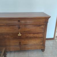 Comò antico in noce