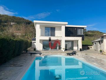 VILLA con PISCINA - C.da San Vitale - BN