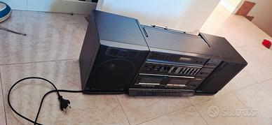 Sanyo C33  Bass Reflex Boombox