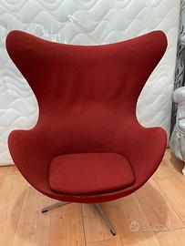 Poltrona Egg originale produzione Fritz Hansen