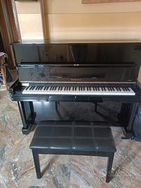 pianoforte a muro