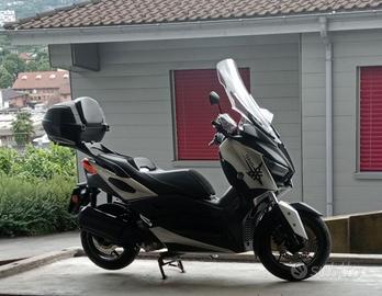 "Yamaha XMAX 300 2020 – 14.400 km – Full optional