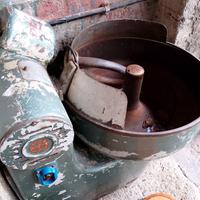 Vecchia impastatrice motore trifase