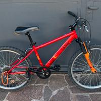 Bici MTB Rockrider con cambio Shimano ruota 24