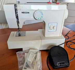 Macchina da cucire Necchi 516