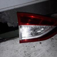 STOP POSTERIORE SINISTRO INTEGRATO NEL PORTELLO FO