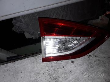 STOP POSTERIORE SINISTRO INTEGRATO NEL PORTELLO FO