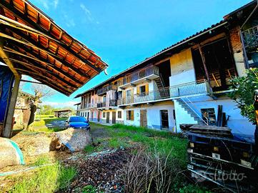 CASA SEMINDIPENDENTE A VILLANOVA CANAVESE