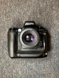 Fujifilm S3 Pro + Nikon 50mm f/1.8 – Reflex