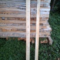pali in legno di pino