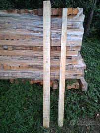 pali in legno di pino