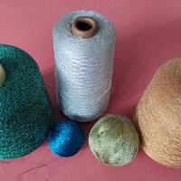 Bobine cotone di vari colori brillantati
