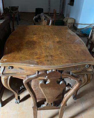 Tavolo in legno antico