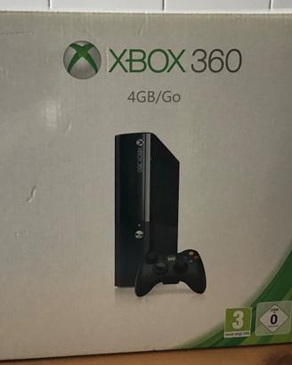 XBOX 360 4GB/Go più 4 giochi