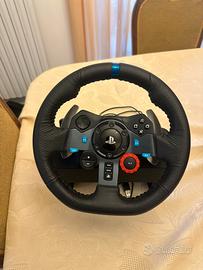 simulatore logitech compatibile PS4 PS5