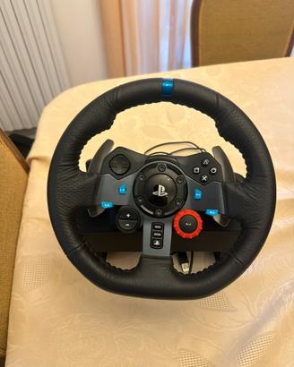 simulatore logitech compatibile PS4 PS5