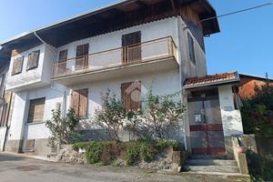 CASA SEMINDIPENDENTE A PETTINENGO