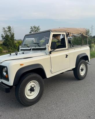 Land Rover Defender 1985 soft-top
