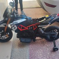 Aprilia Dorsoduro elettrica per bambini