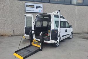 Fiat Doblò TRASPORTO DISABILI Tetto alto