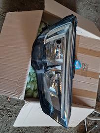 Faro dx Opel crossland x 2019