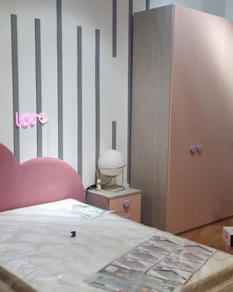 Letto una piazza e mezzo + comodino