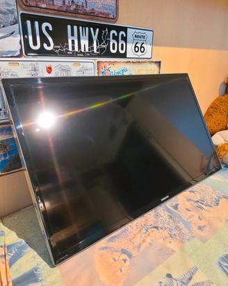 TV Samsung 32" NUOVO + Google chromecast NUOVA