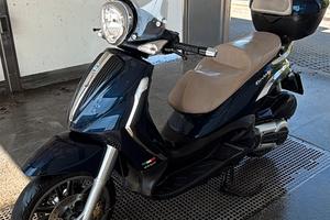 Beverly 400ie tourer 09’