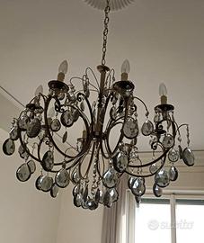 lampadario con gocce di vetro