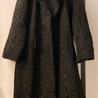 Pelliccia vera di vitellino nera