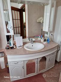 Mobile bagno completo di specchio