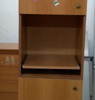 Mobiletto alto e stretto