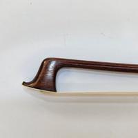 Arco da violino E.M. Penzel