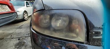 AUDI A2 2002 - FARI ANTERIORI DESTRO E SINISTRO