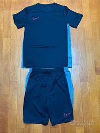 Completo Nike corto