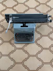 Macchina da scrivere Olivetti